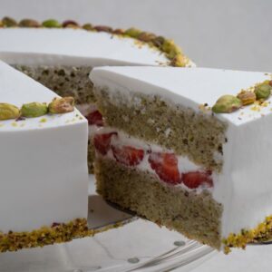 Pistachio Strawberry cake 6