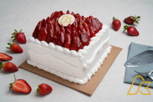 Strawberry Cream Cake 8 pers