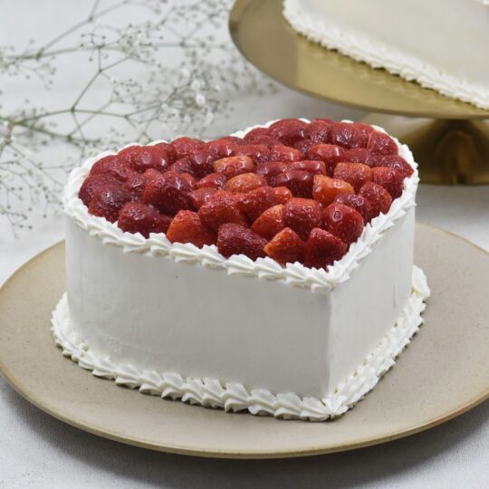 Strawberry Cream Heart Cake 6