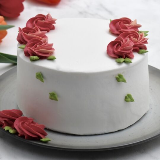 Mothers Day cake 6 persons cream green / rose