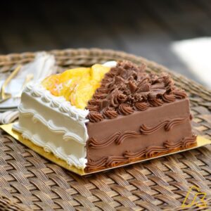 Mango and Chocolate Cake